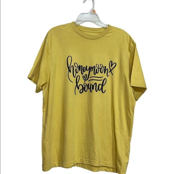 His & hers tshirts “honeymoon bound” - Picture 3 of 15